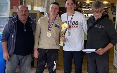 SJAJAN USPJEH MLADIH DELFINAŠA