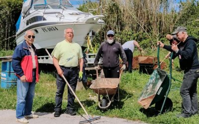 VRIJEDNE RUKE DELFINAŠA I GOSTIJU
